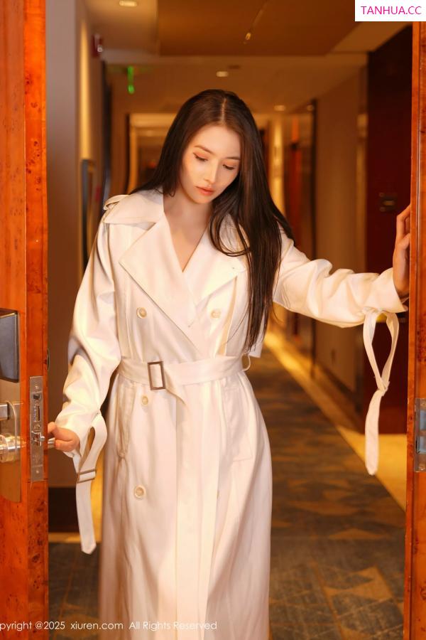   [XiuRen]高清写真图 2025.04.21 No.10174 娅轩ELVA 红色情趣第6张图片